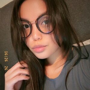 Meet your Posher, Therese